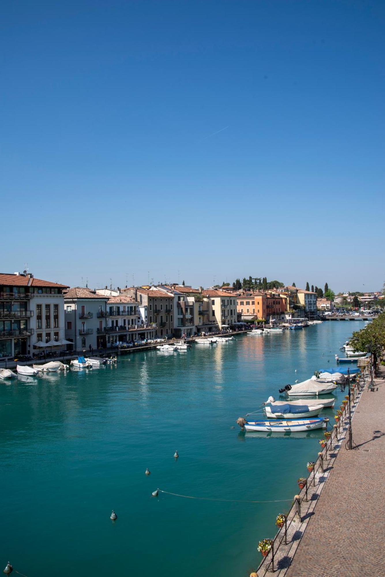 Palazzo Cordigero - Apartments Peschiera del Garda Dış mekan fotoğraf