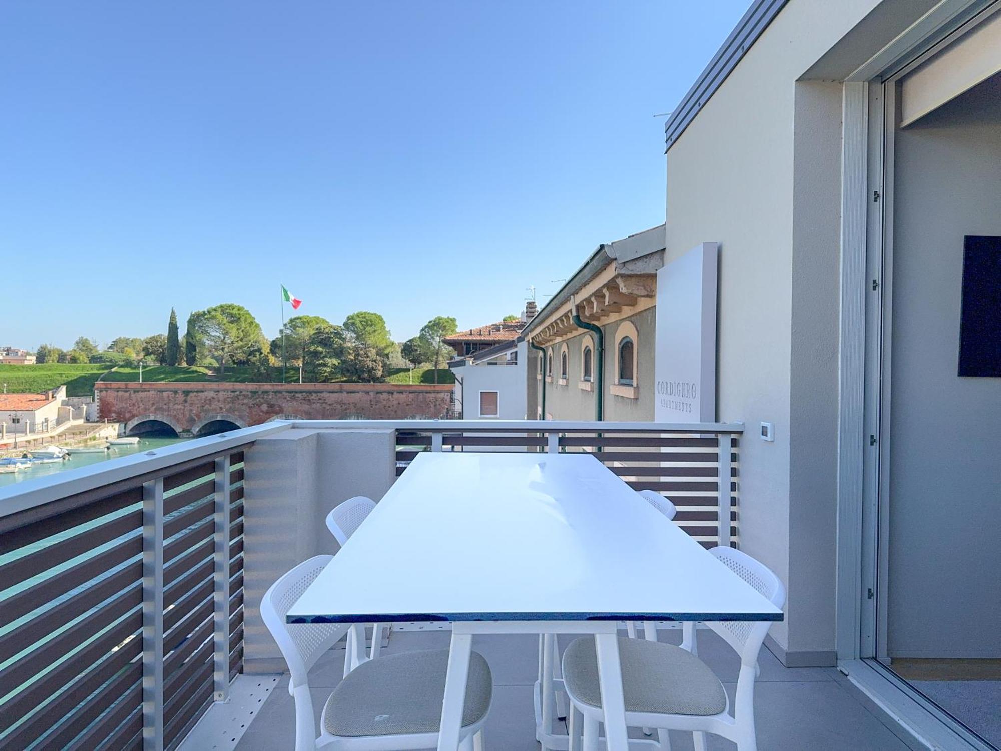 Palazzo Cordigero - Apartments Peschiera del Garda Dış mekan fotoğraf