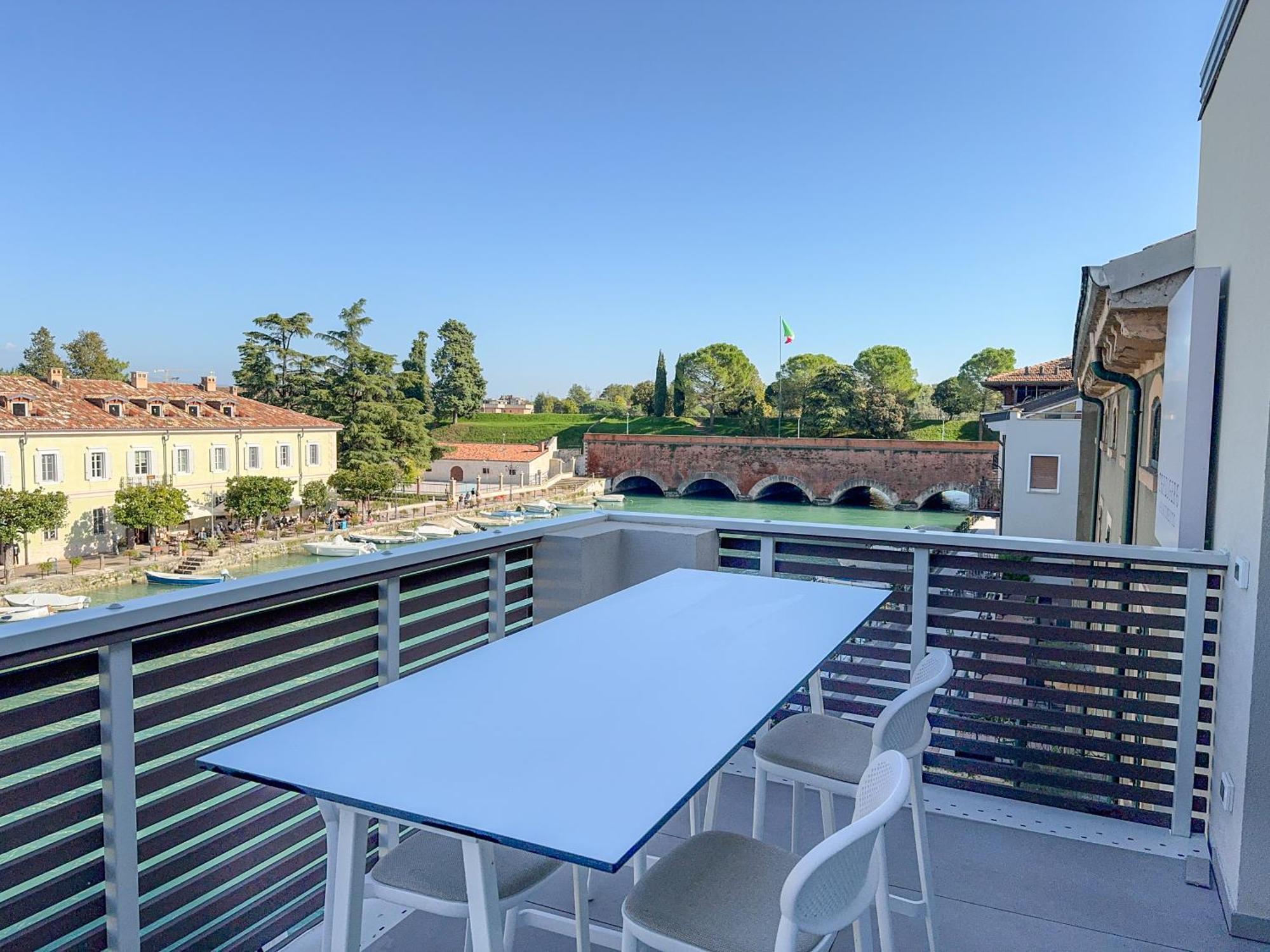 Palazzo Cordigero - Apartments Peschiera del Garda Dış mekan fotoğraf