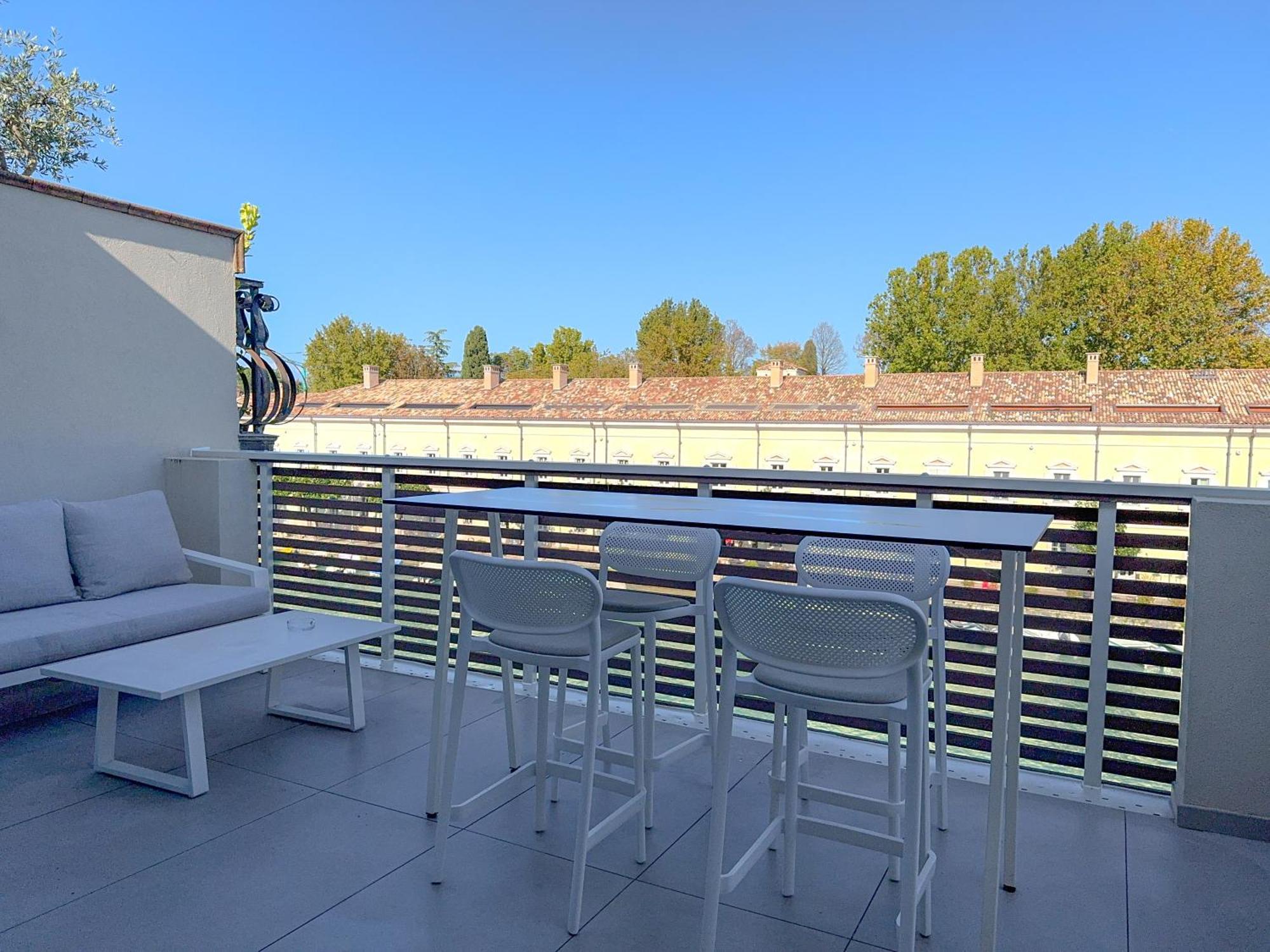 Palazzo Cordigero - Apartments Peschiera del Garda Dış mekan fotoğraf