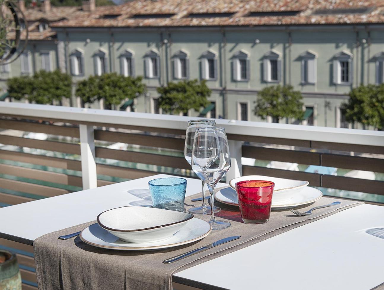 Palazzo Cordigero - Apartments Peschiera del Garda Dış mekan fotoğraf
